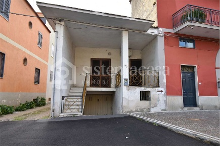 Foto Casa indipendente a Castello di Cisterna di 143 m² con 3 locali