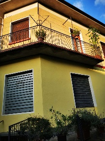Foto Casa indipendente in Via Monte Mazzone 17, Cesara Centro di 140 m²
