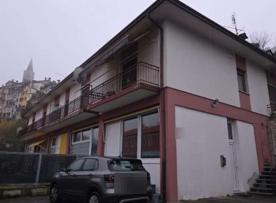 Foto Appartamento in Via Lungardo, Belluno Centro di 147 m² con 6 locali