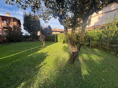 Foto Appartamento a Cassano d'Adda di 120 m² con 4 locali in vendita