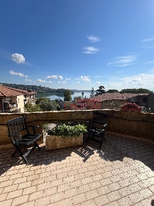 Foto Appartamento in Via Rigostano, Trevignano Romano Centro di 93 m²