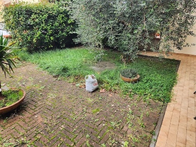 Foto Ufficio in Via Giuseppe Mazzini, Santa Maria a Monte Centro di 55 m²