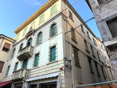 Foto Appartamento a Rovigo Centro Storico di 60 m² con 4 locali in vendita