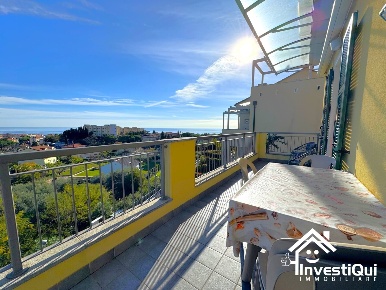 Foto Appartamento in Via Felice Cascione 26, Pietra Ligure Centro di 160 m²