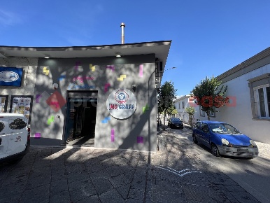 Foto Attività commerciale in Piazza Cassano 9, Portici di 90 m² in vendita
