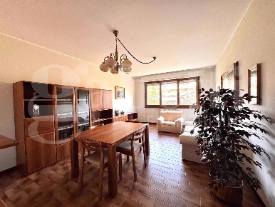 Foto Appartamento in Via Cavalesine 26, Lecco San Giovanni di 85 m²