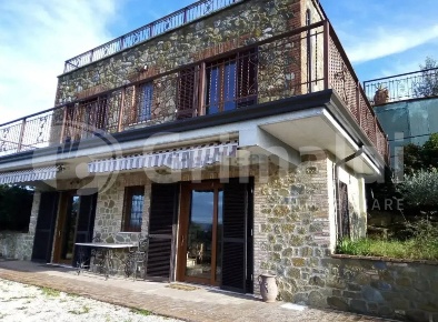 Foto Casa indipendente in Via dell'Acquedotto 1, Torgiano di 160 m²