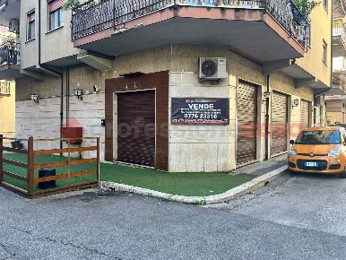 Foto Attività commerciale in Via Abate Aligerno 15, Cassino Centro