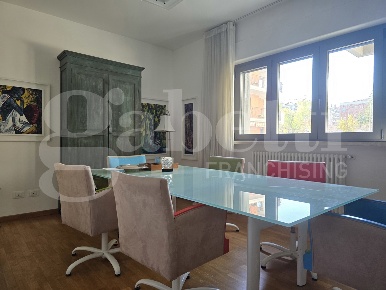 Foto Ufficio in Via Giulio Cesare 80/E, Vasto di 68 m² con 4 locali