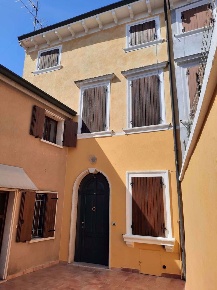 Foto Casa indipendente in Via Magenta 27, Valeggio sul Mincio Centro