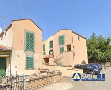 Foto Appartamento in Via I° maggio, Sutri Centro di 100 m² con 4 locali