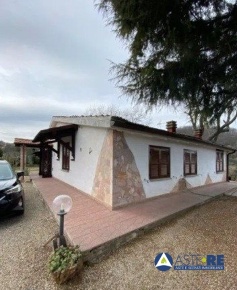 Foto Appartamento in Strada Montecchio, Viterbo Bagnaia - La Quercia