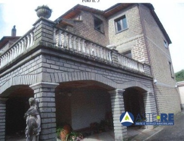 Foto Appartamento in Strada Corneto, Vetralla Centro di 181 m² con 4 locali