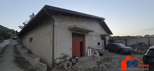 Foto Villa unifamiliare a Alcamo di 200 m² con 2 locali in vendita