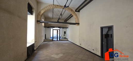 Foto Locale commerciale in Via Dante Alighieri, Alcamo Centro di 200 m²