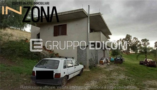 Foto Appartamento in Contrada Junchi presso la fraz. Leggio, di 200 m²