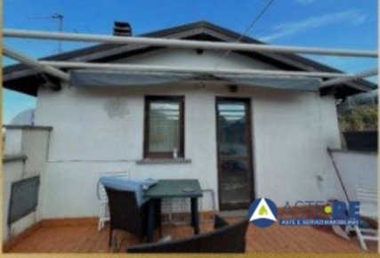 Foto Appartamento in Strada Roncone n. 20, Viterbo di 120 m² con 4 locali