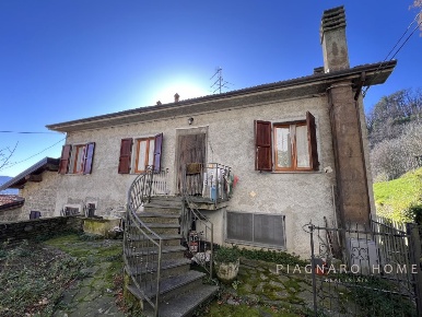 Foto Rustico in Località Careola, Pontremoli di 120 m² con 4 locali