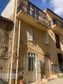 Foto Casa indipendente in Via Mulini A Vento 99, Valledolmo di 81 m²