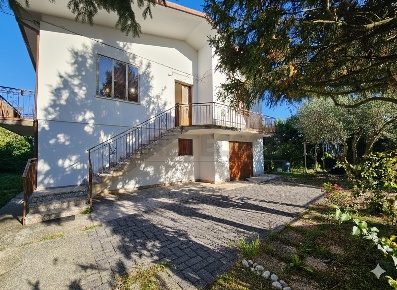 Foto Casa indipendente in Via Gioacchino Rossini, Montegalda di 271 m²