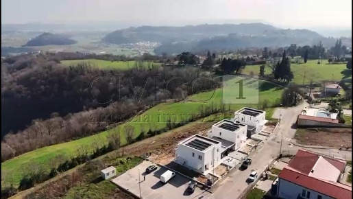 Foto Villa unifamiliare in via false, Monteviale False di 250 m² in vendita