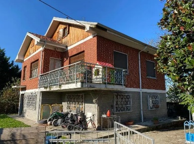 Foto Villa unifamiliare a Sciolze di 210 m² con 6 locali in vendita