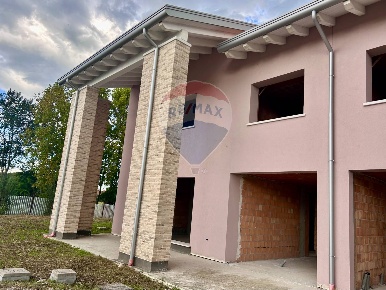 Foto Villa bifamiliare in via Rio, Santa Maria di Sala Veternigo di 184 m²