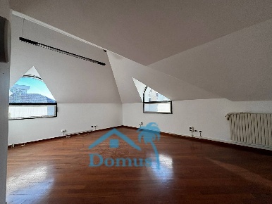 Foto Appartamento in Via Buniva, Pinerolo Centro di 200 m² in affitto