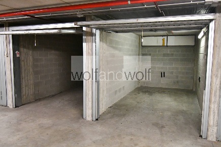 Foto Box in Via Torquato Taramelli, Milano di 12 m² in vendita