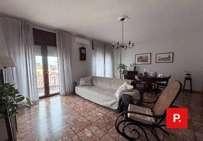 Foto Appartamento in via Roma, Caserta di 190 m² con 8 locali in vendita