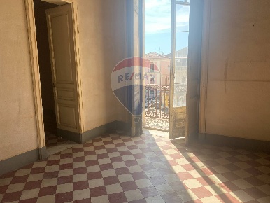 Foto Appartamento in via teatro, Paternò di 314 m² con 13 locali in vendita