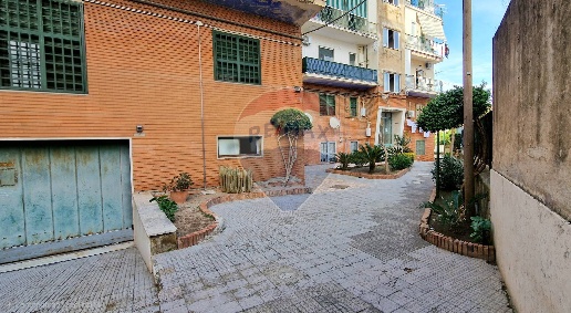 Foto Appartamento in Via Giuseppe Buonomo, Napoli Stella - Materdei