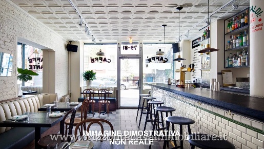 Foto Attività commerciale a Ascoli Piceno di 100 m² con 4 locali in vendita