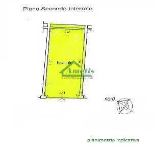 Foto Box in via Agnesi, Imperia di 12 m² con 1 locali in vendita