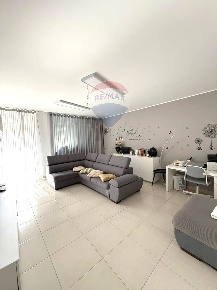 Foto Appartamento in Via Gaspare la Rosa, Caltagirone Centro di 125 m²