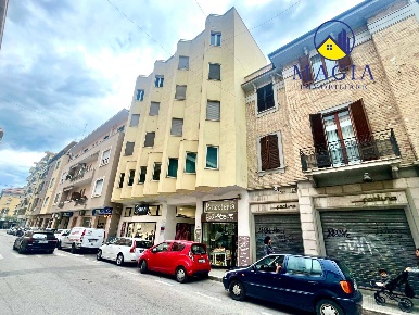 Foto Locale commerciale a San Benedetto del Tronto Centro di 63 m²