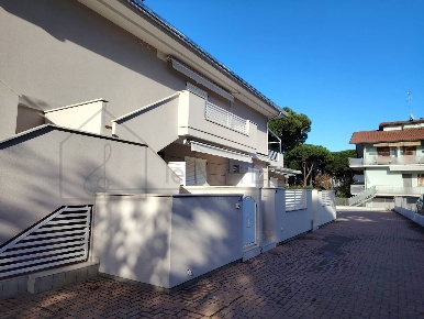 Foto Appartamento in Via Abruzzi, Cervia Tagliata di 75 m² con 4 locali