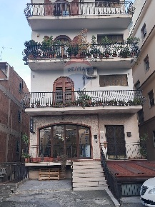 Foto Appartamento in Via Consolare Valeria, Giardini-Naxos Centro di 92 m²