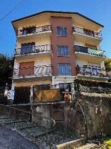 Foto Appartamento in via Scalinata Sant'Anna, Canzo di 54 m² con 2 locali