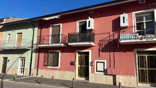 Foto Appartamento in Via roma, Calvi di 90 m² con 4 locali in vendita