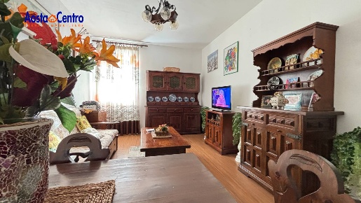 Foto Appartamento in Via Chambery, Aosta Centro di 88 m² con 3 locali