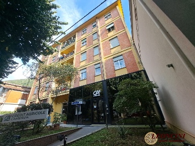 Foto Appartamento in Via Roma, Licciana Nardi Centro di 132 m² con 5 locali