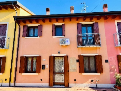 Foto Appartamento a Villafranca di Verona di 118 m² con 3 locali in vendita