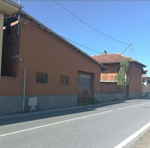 Foto Casa indipendente a Caluso Arè di 500 m² con 10 locali in vendita