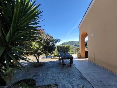 Foto Villa unifamiliare in strada per Olle, Finale Ligure di 190 m²