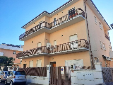 Foto Appartamento in via Garibaldi, Alba Adriatica Centro di 160 m²