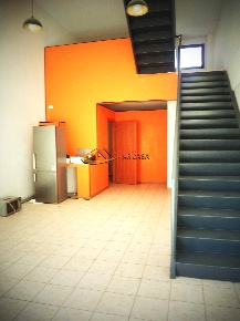 Foto Negozio a Arezzo di 130 m² con 4 locali in affitto