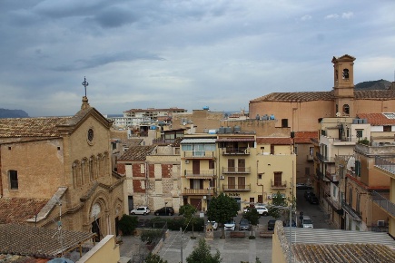 Foto Appartamento in Via Giuseppe Bagnera 49, Bagheria Centro di 110 m²