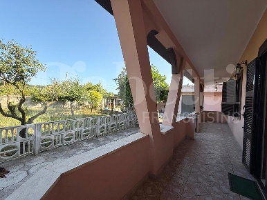 Foto Villa bifamiliare in Via Silvio Spaventa 15, Nettuno di 245 m²