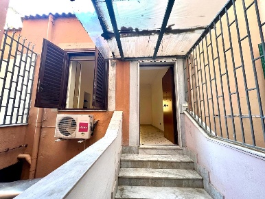 Foto Appartamento in LUNGOMARE CAPPUCCINI, Pozzuoli Arco Felice di 66 m²